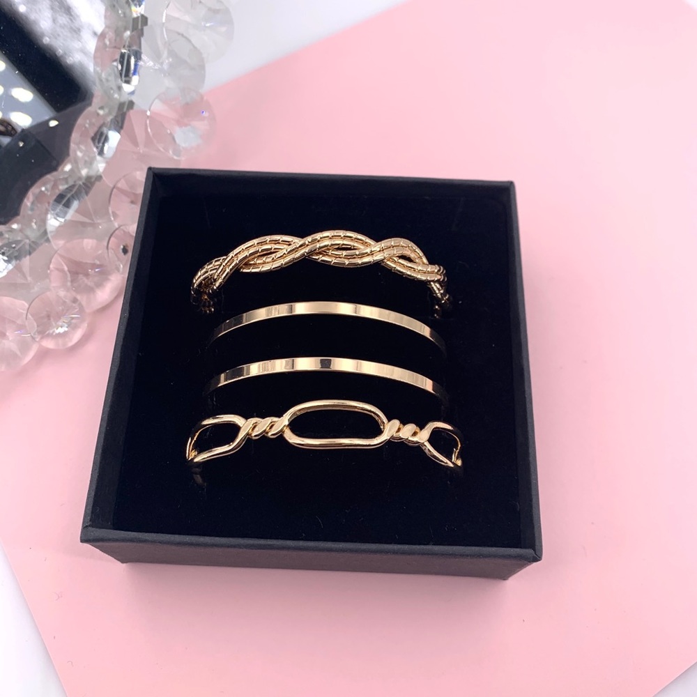 Women’s cuff Bracelet set